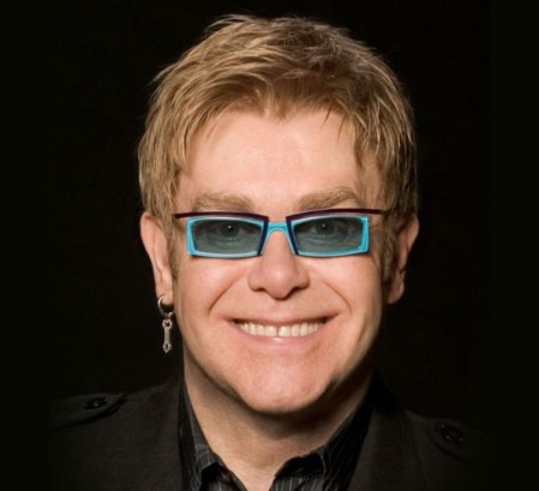 Elton john mp3. Молодой певец в розовых очках зарубежный.